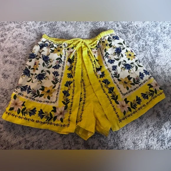 Anthropologie x Farm Rio Linen Blend Sunflower Shorts size: small - Picture 2 of 6